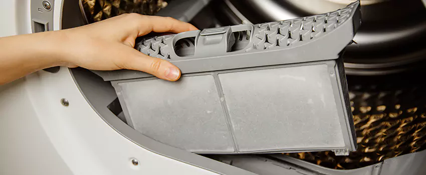 Signs Of A Clogged Dryer Lint Trap in Lakeland, Florida